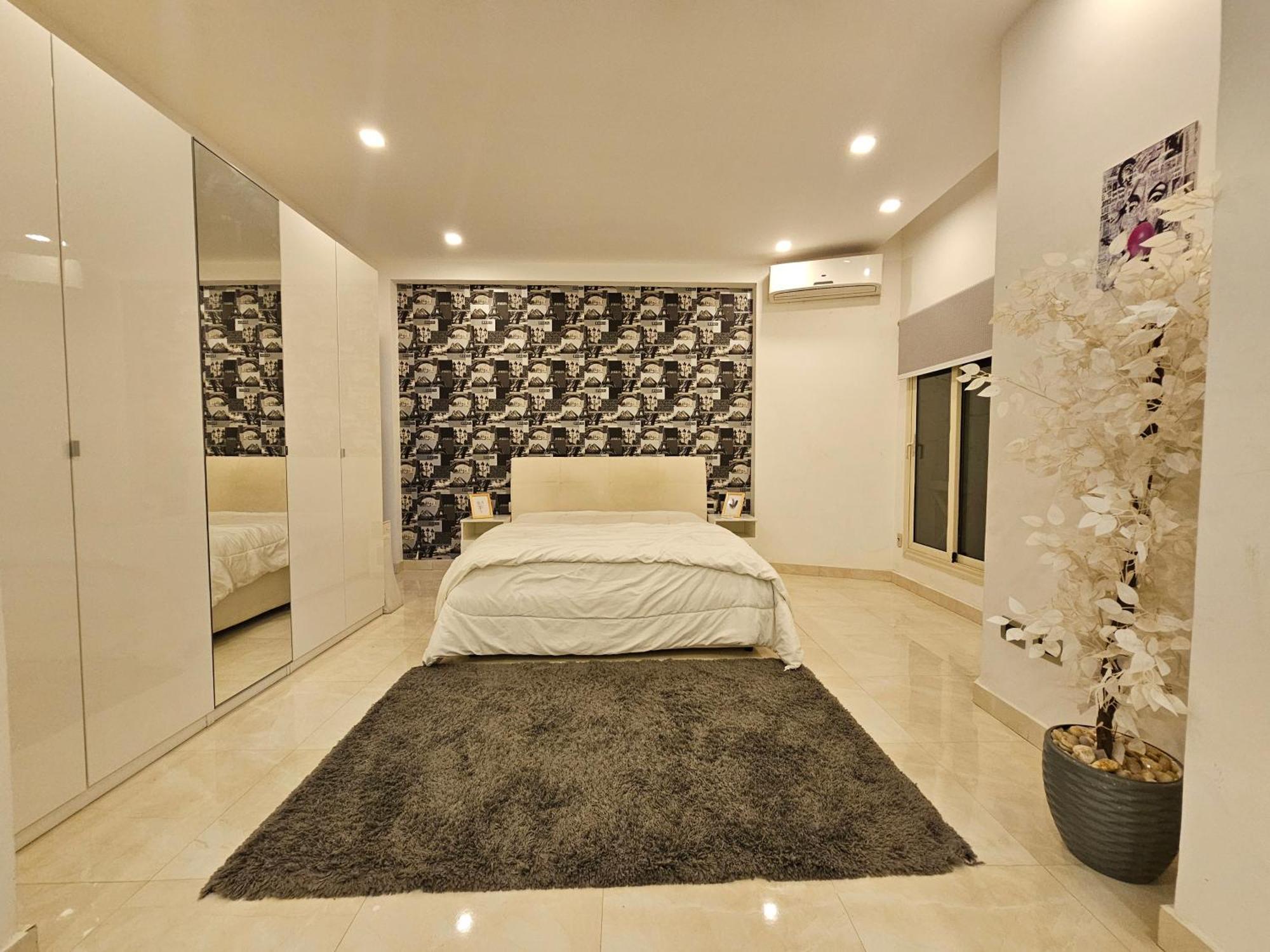 Luxury With Swimming Pool Cairo