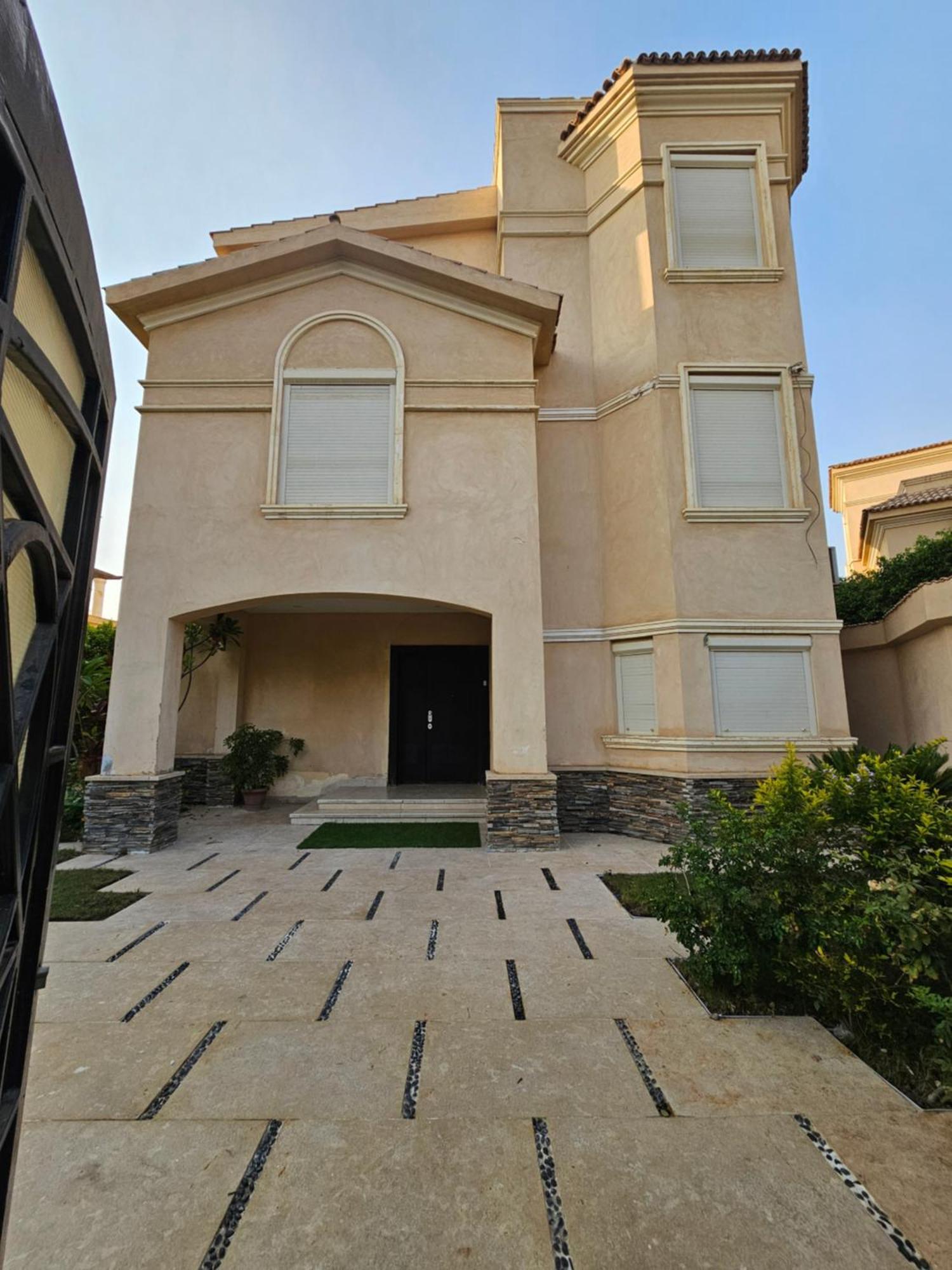 Luxury With Swimming Pool Villa Cairo