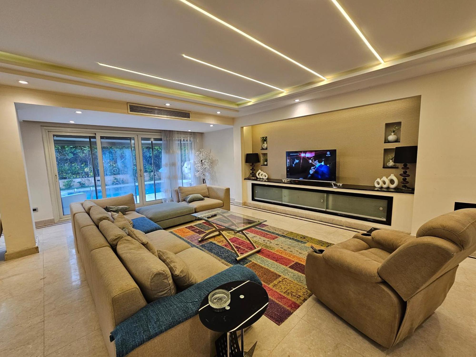 Villa Luxury With Swimming Pool Cairo