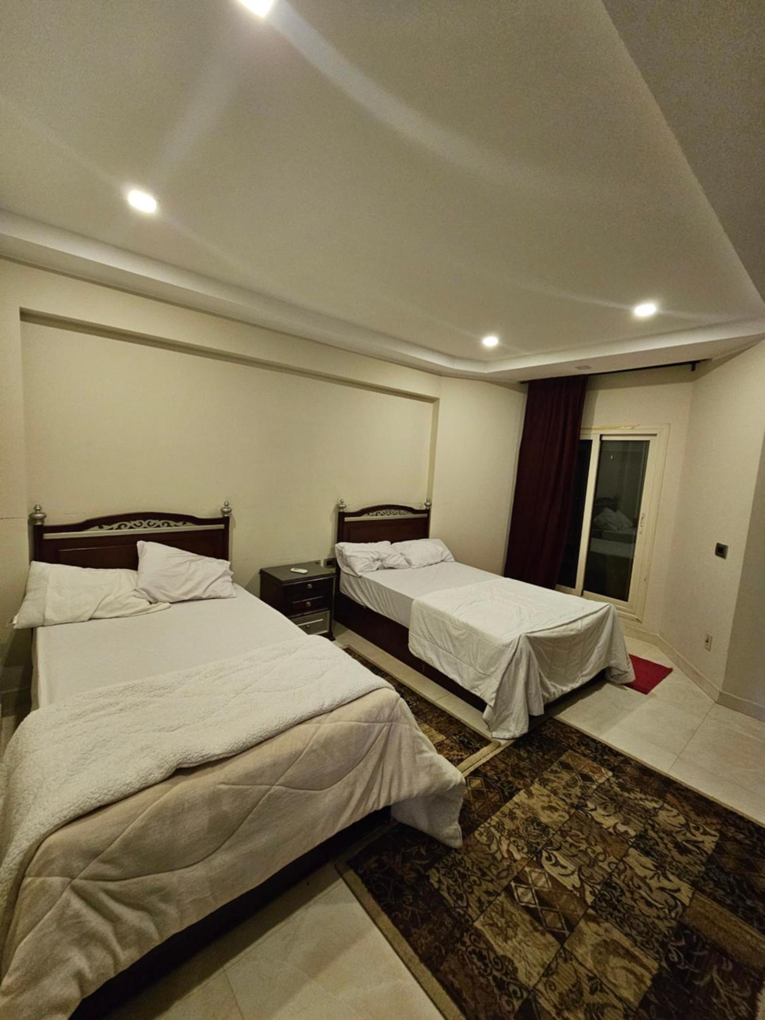 Luxury With Swimming Pool Villa Cairo