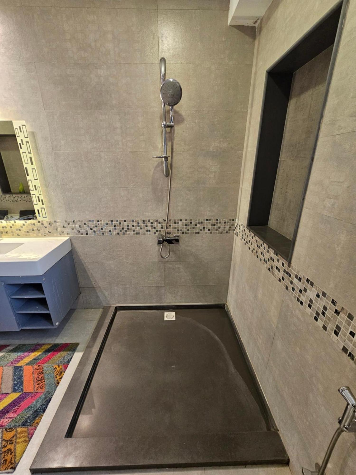 Luxury With Swimming Pool Villa *
