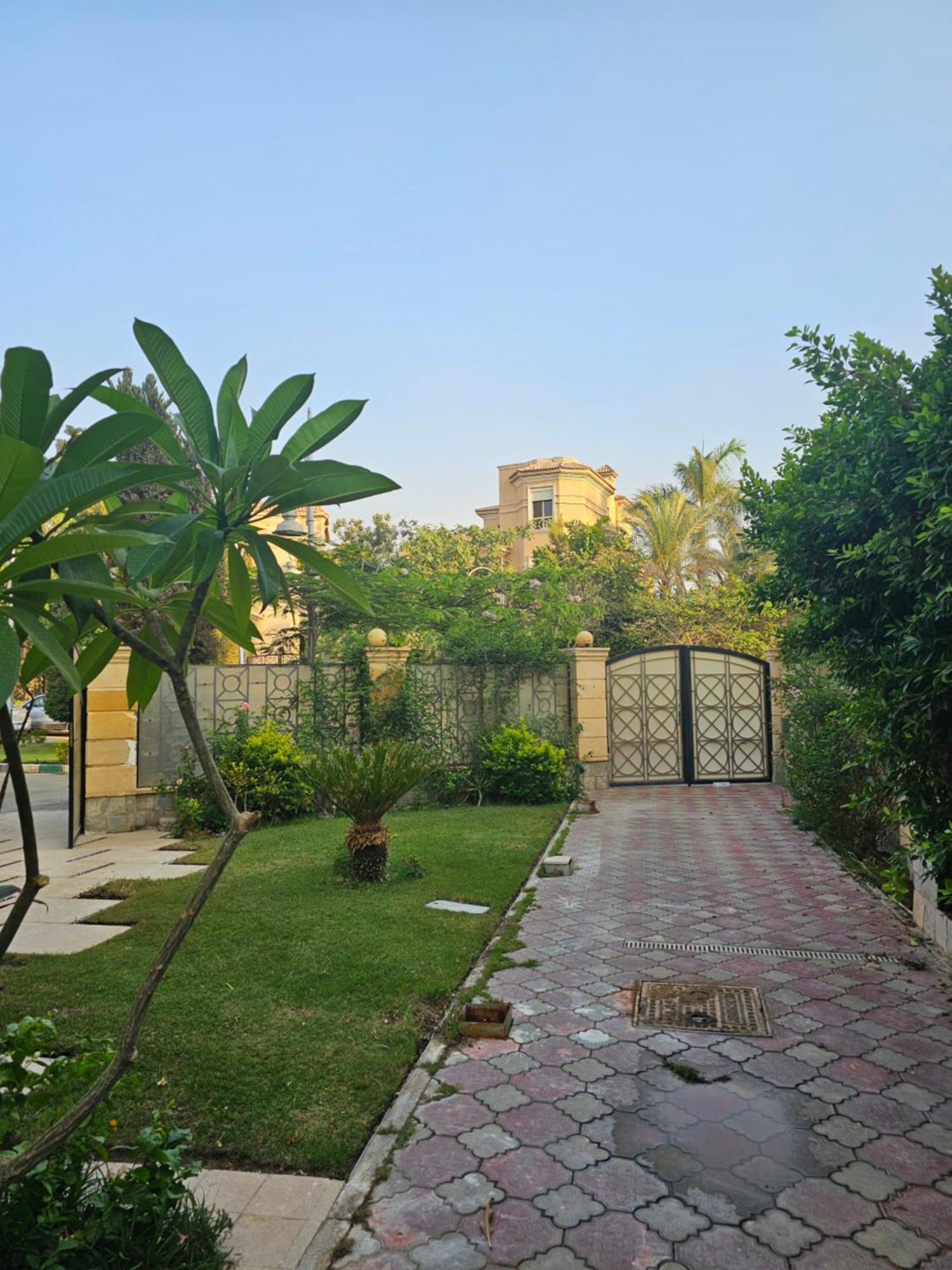 Luxury With Swimming Pool Villa *