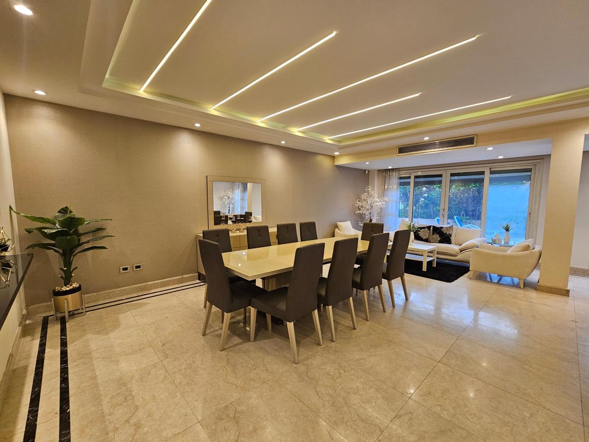 Villa Luxury With Swimming Pool Cairo