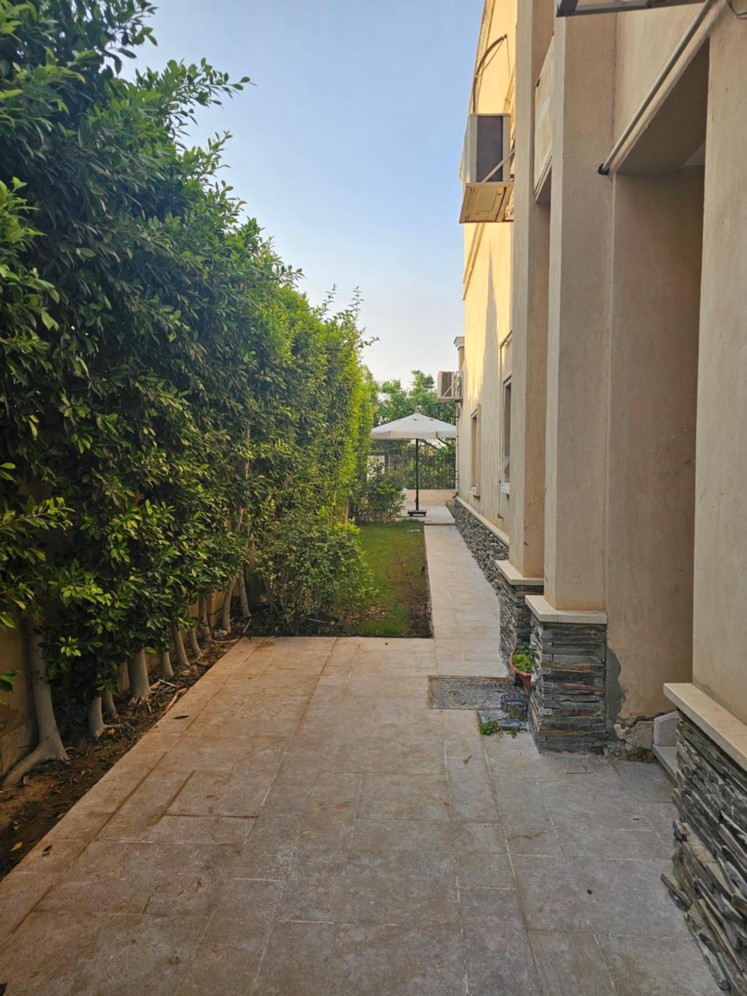 Luxury With Swimming Pool Cairo