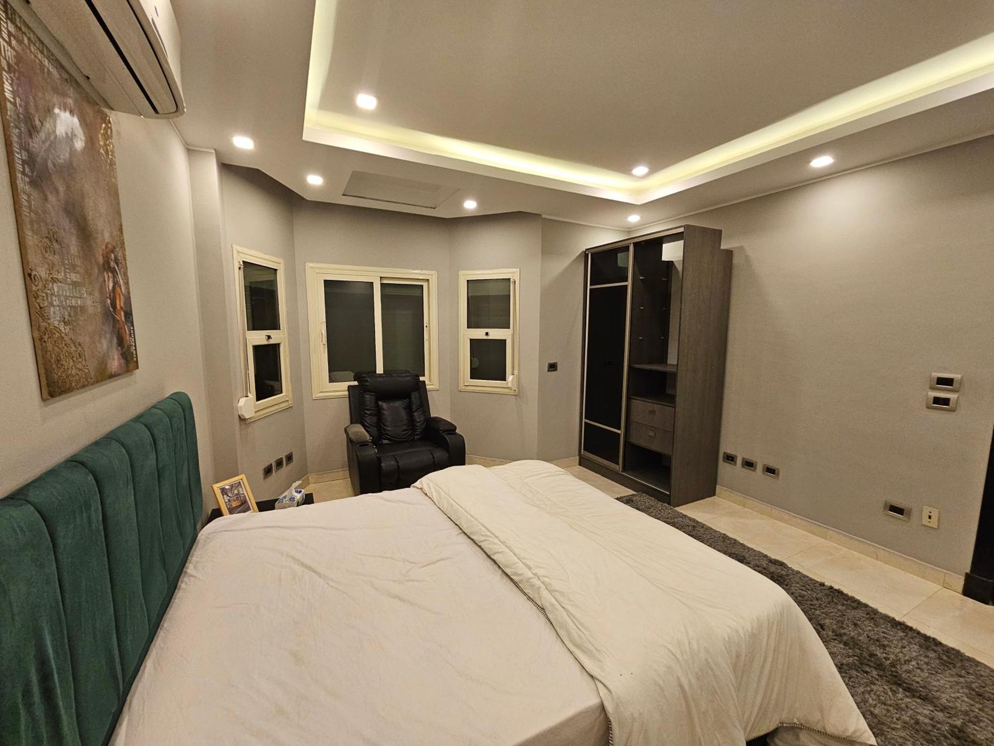 Luxury With Swimming Pool Cairo