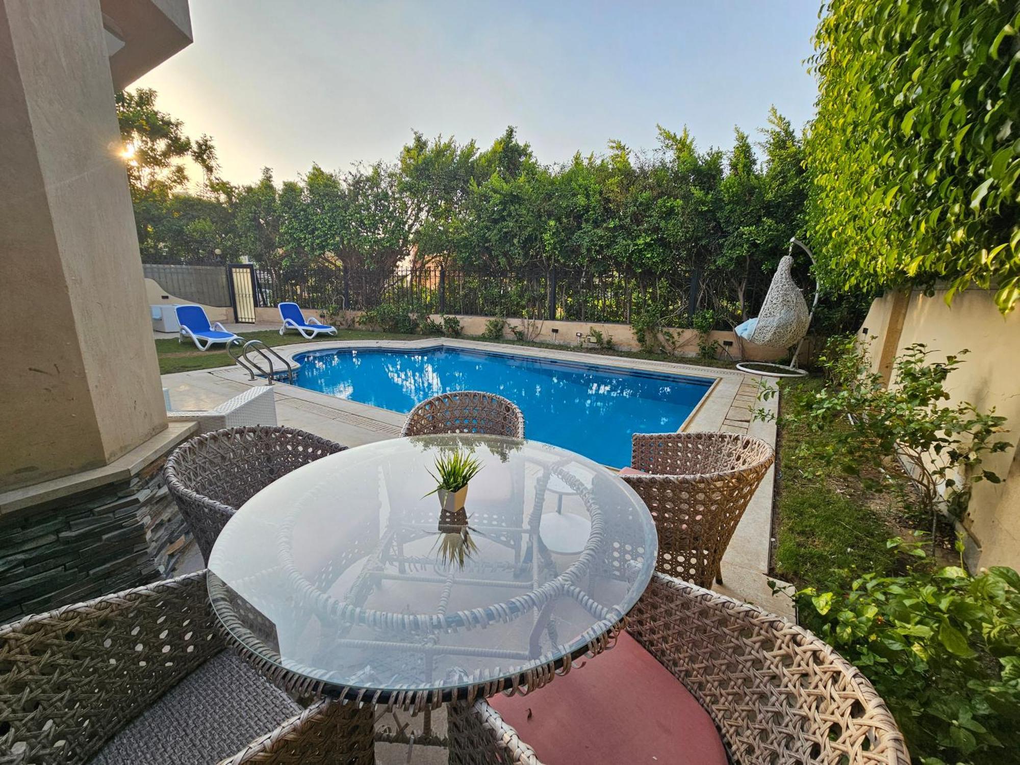 Luxury With Swimming Pool