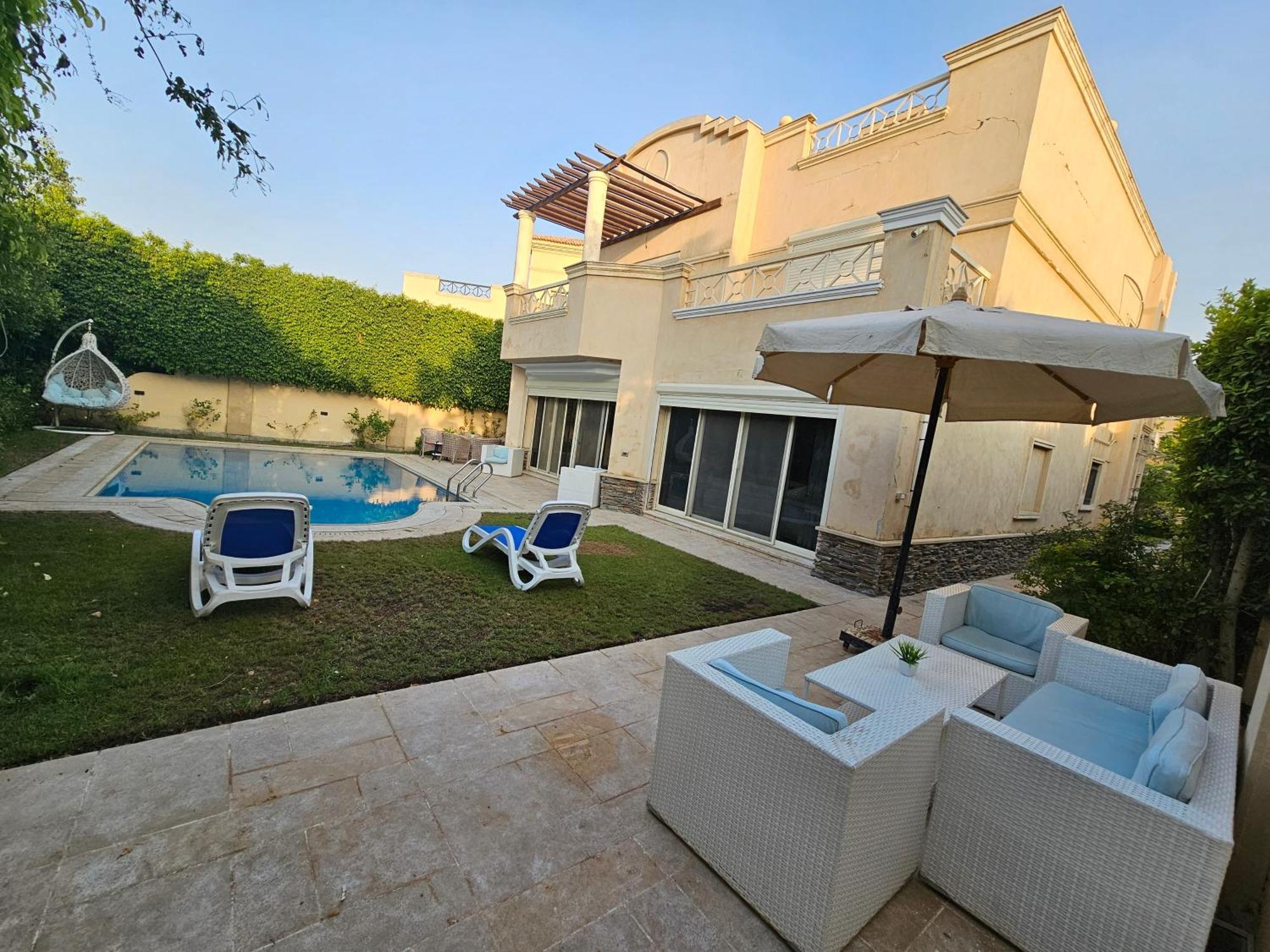Villa Luxury With Swimming Pool Cairo