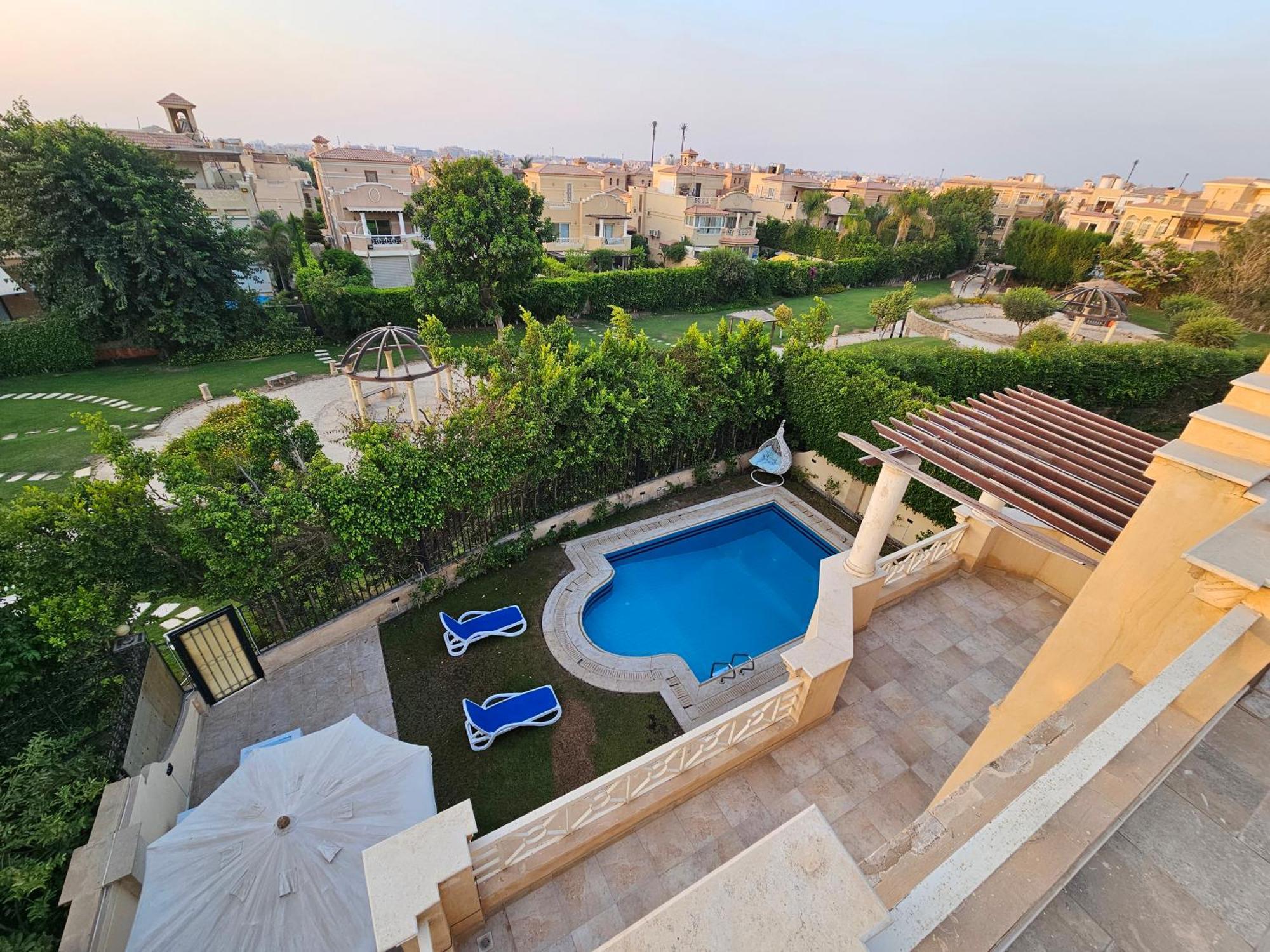 Luxury With Swimming Pool Villa *